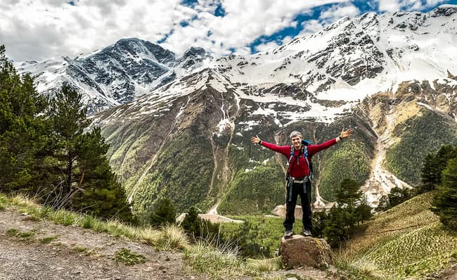 Game Worlds and Real Travel: How Virtual Locations Inspire Budget Travel